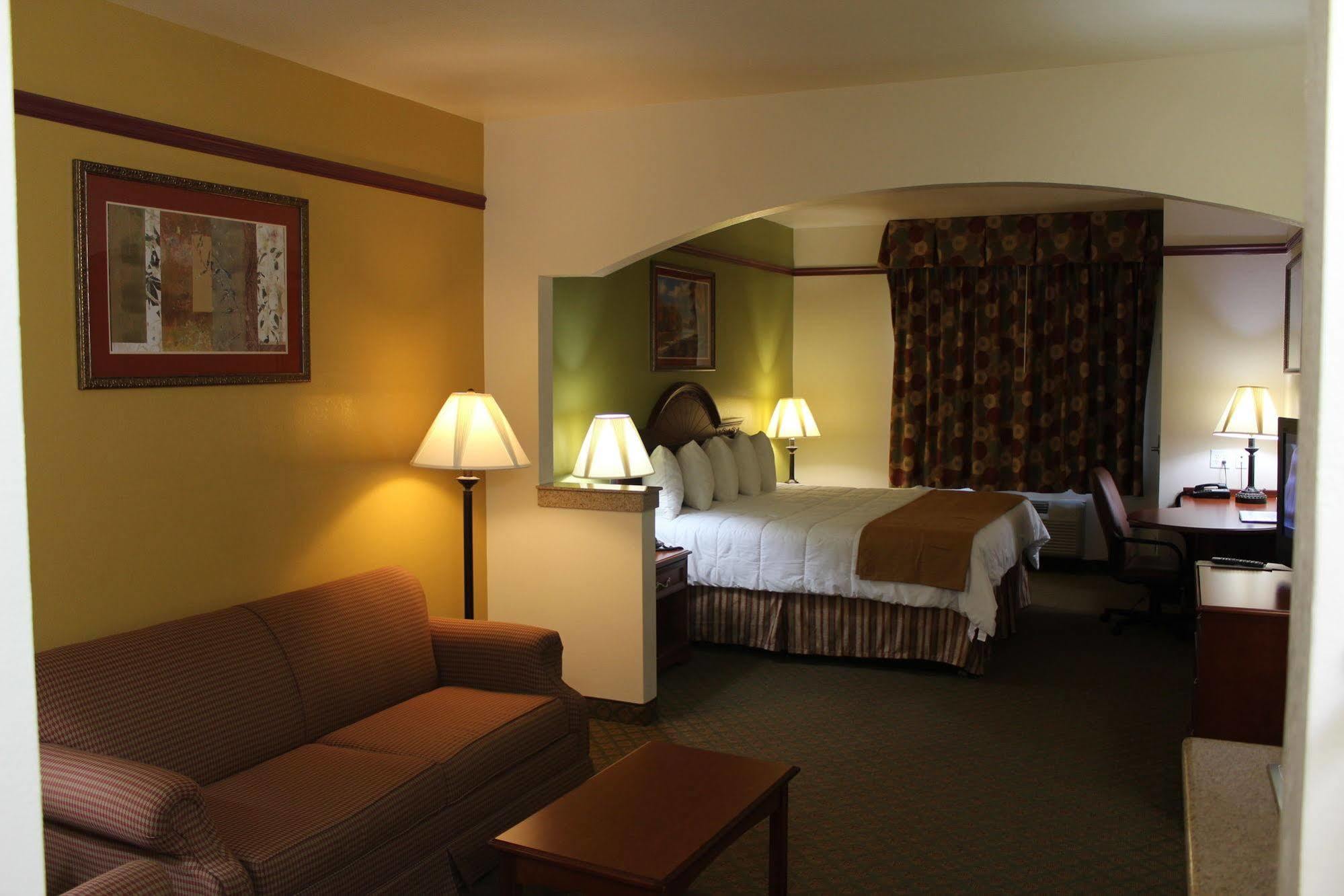 Budget Host Inn And Suites Cameron Exterior photo